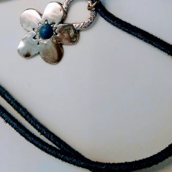 SET of 4  Kid's Teen Girl's Youth necklace assortment multi-materials/colors - Picture 6 of 15